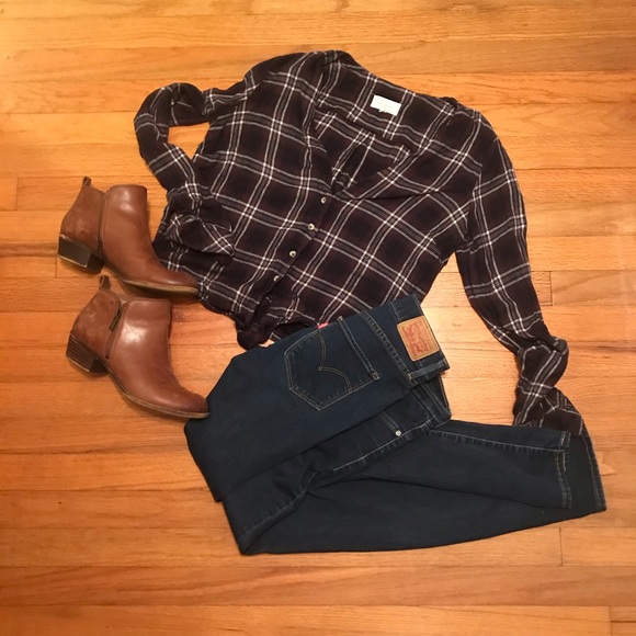 Mello Day Cavonna Tie Front Plaid Top Small - Picture 2 of 4